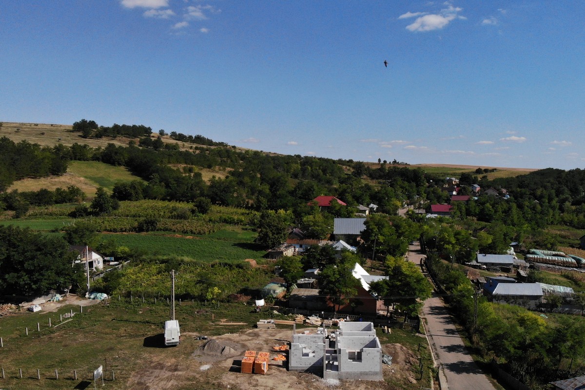 O familie nevoiașă din satul Ion Neculce se va muta într-o nouă casă