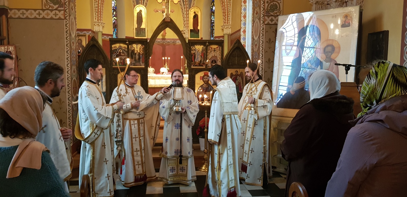 Concerte de colinde în Episcopia Europei de Nord dedicate familiei Smicală