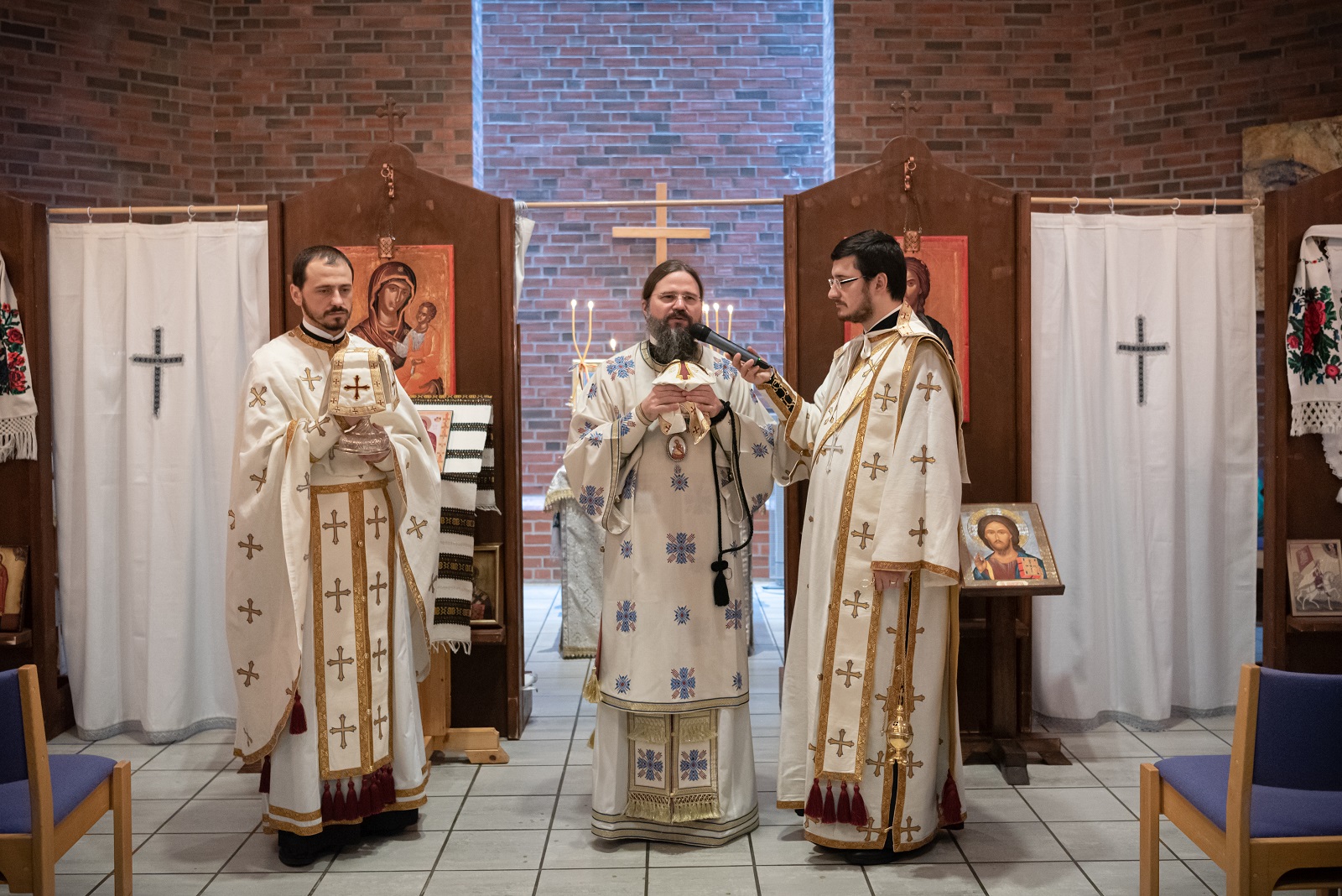 Concerte de colinde în Episcopia Europei de Nord dedicate familiei Smicală