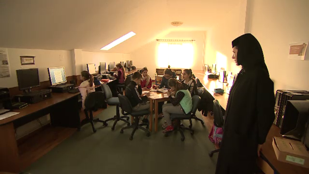 Maica Ecaterina, fosta gimnastă și economistă care are în grijă 126 de copii