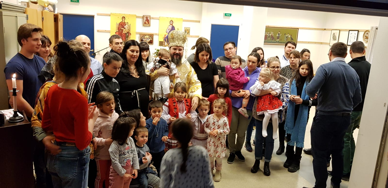 Daruri de Crăciun din Episcopia Europei de Nord, pentru copilașii sărmani din România