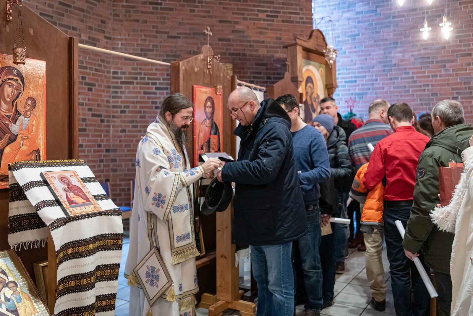 Concerte de colinde în Episcopia Europei de Nord dedicate familiei Smicală