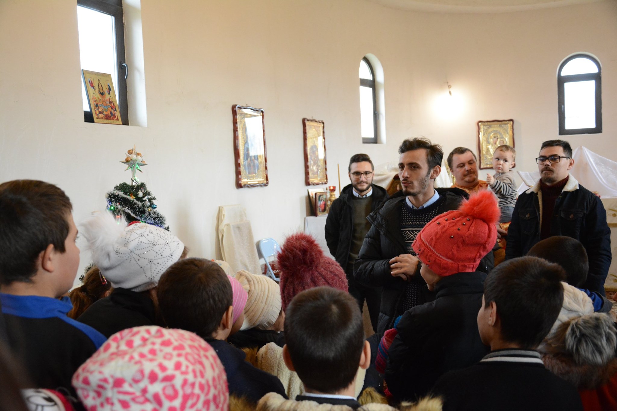 „Cutia cu papucei pentru Ei”, la Parohia Urșița