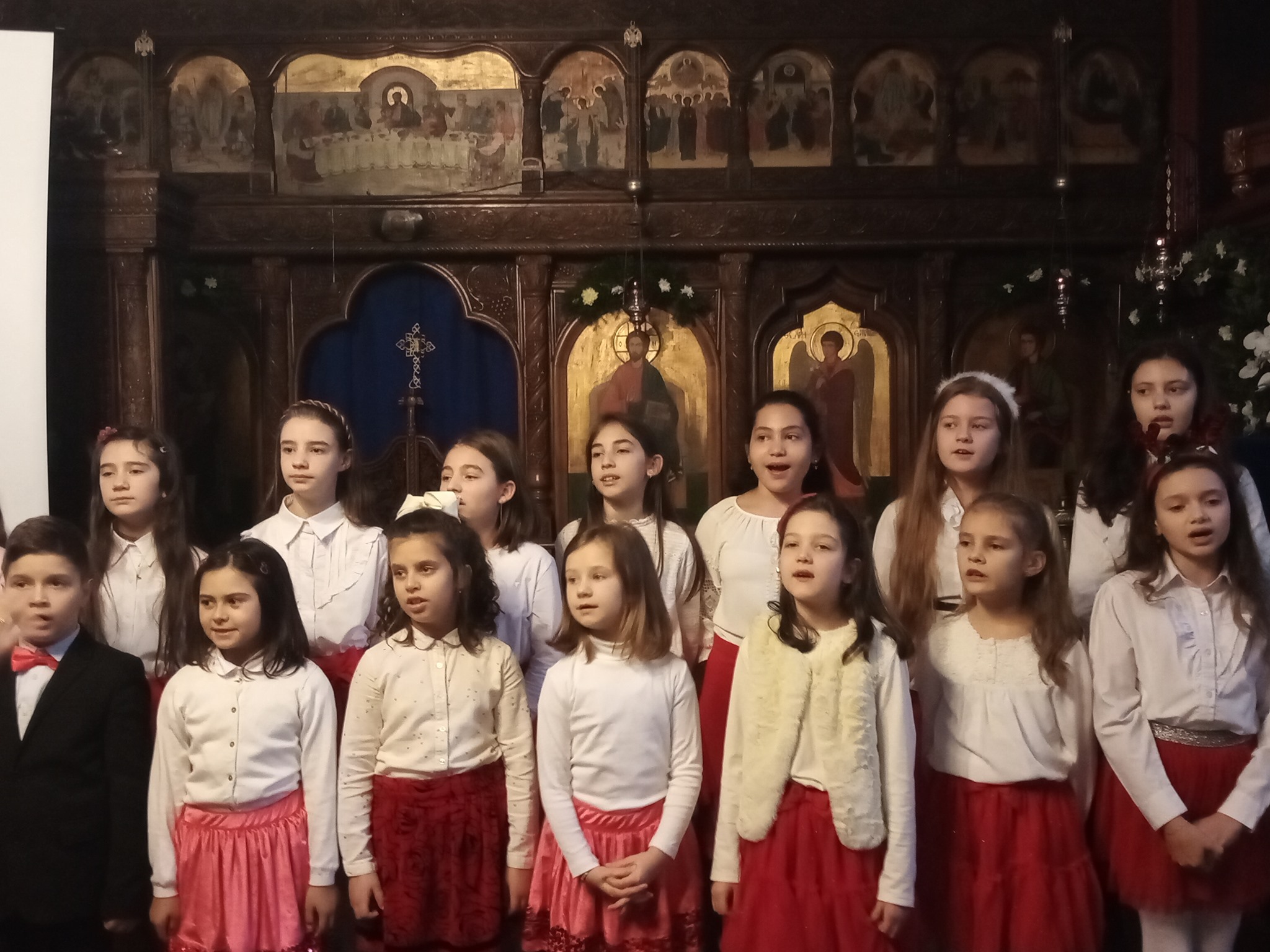 La Biserica „Toma Cozma” a avut loc cea de-a IV-a ediție a Festivalului-Concurs „E vremea colindelor!”