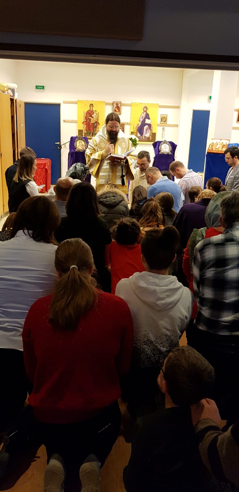 Daruri de Crăciun din Episcopia Europei de Nord, pentru copilașii sărmani din România