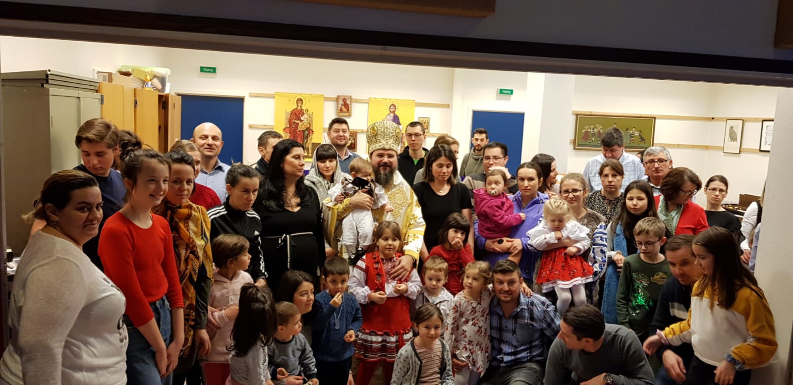 Daruri de Crăciun din Episcopia Europei de Nord, pentru copilașii sărmani din România