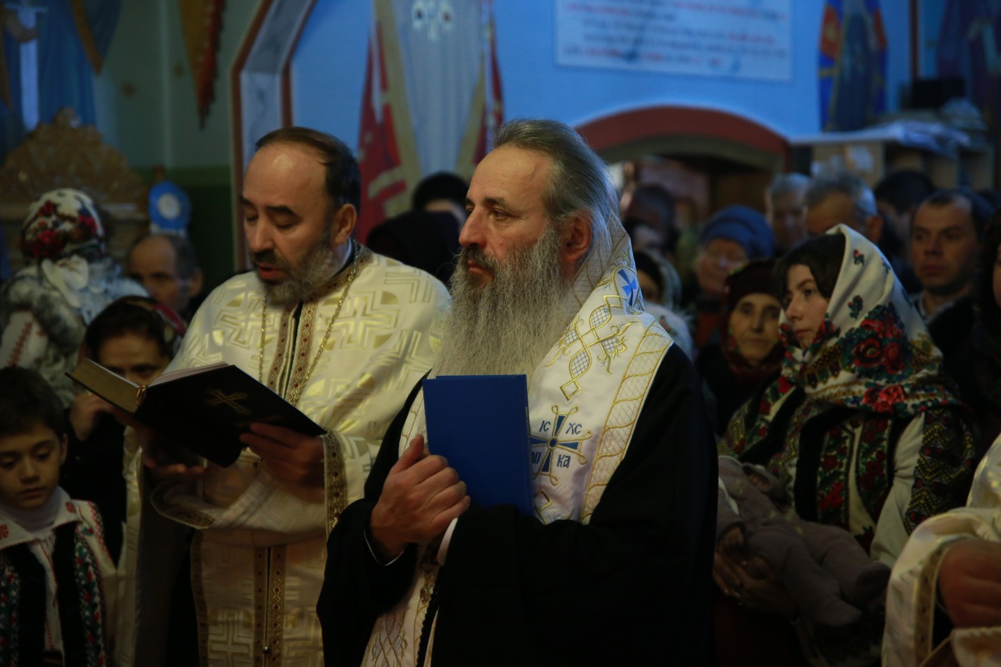 IPS Mitropolit Teofan a săvârșit Taina Botezului pentru pruncii Filoteia Smeu și Nectarie Bolohan