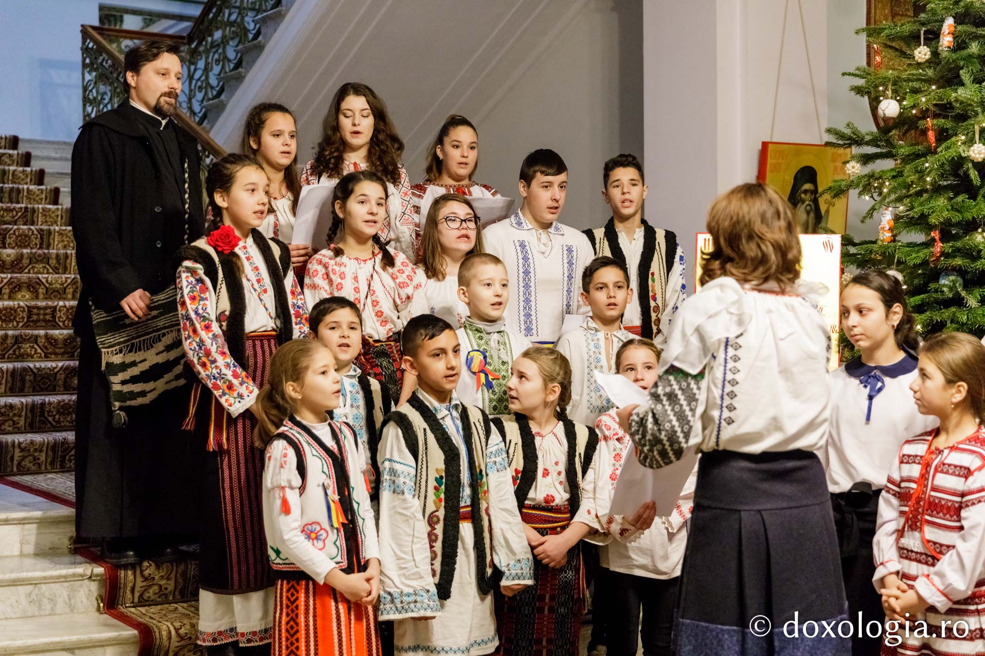 Parohia Bohotin – Colindători la Reședința Mitropolitană 2019