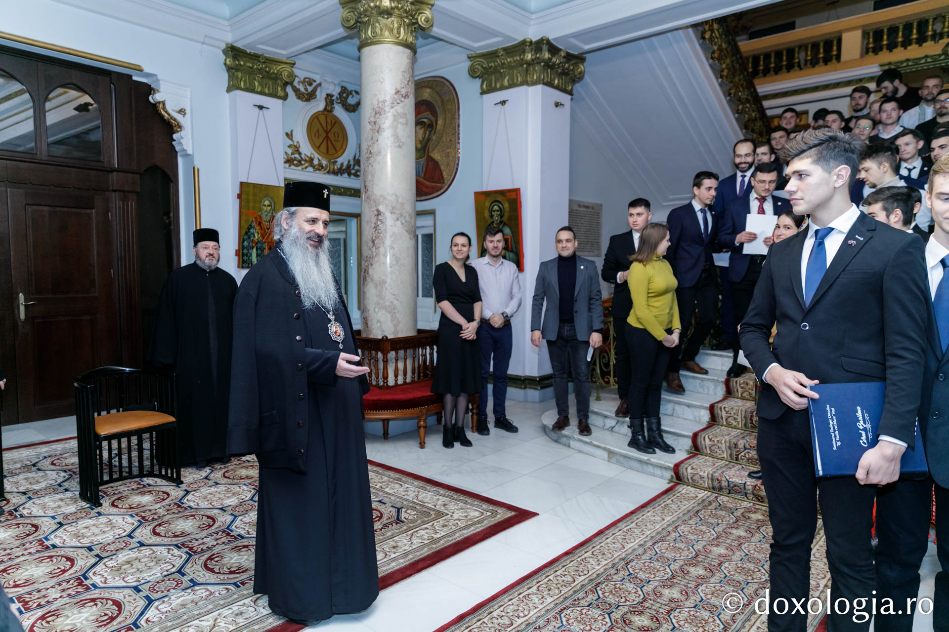 Colegiul „Sfântul Nicolae” din Iași – Colindători la Reședința Mitropolitană 2019