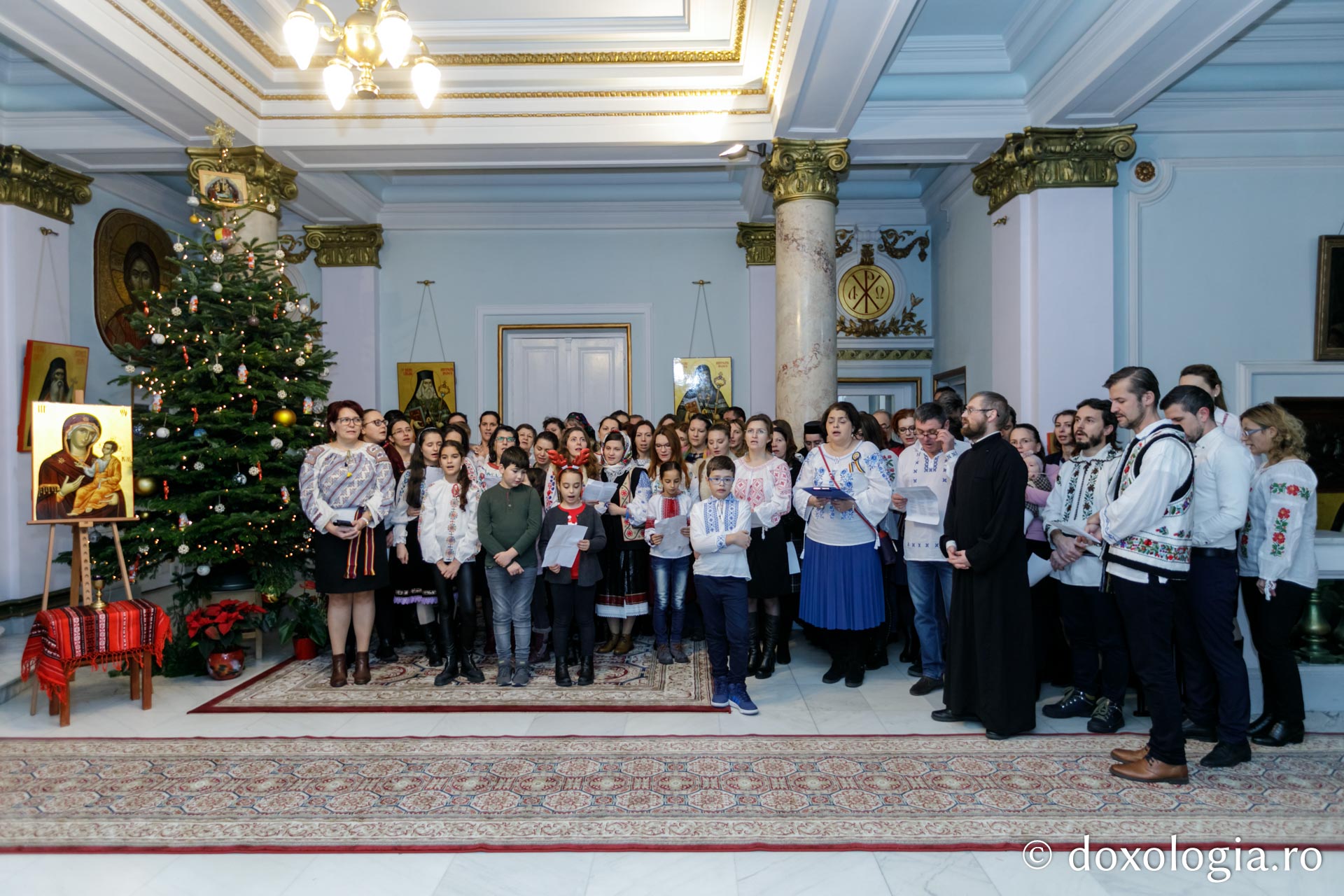 Colectivul Spitalului Providența – Colindători la Reședința Mitropolitană 2019