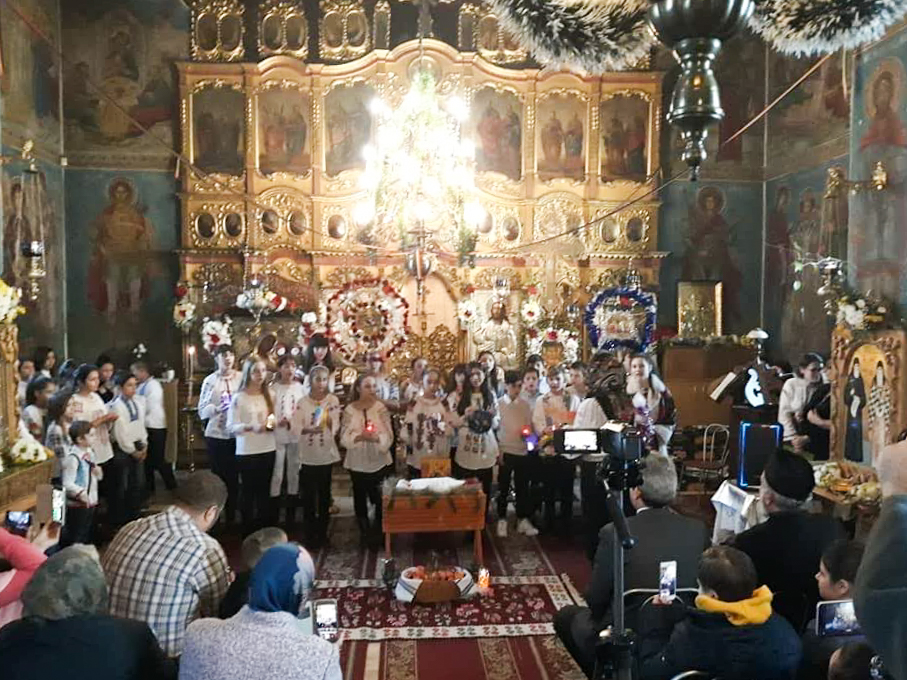 Concert de colinde la Biserica „Sfântul Nicolae” din Podu Iloaiei