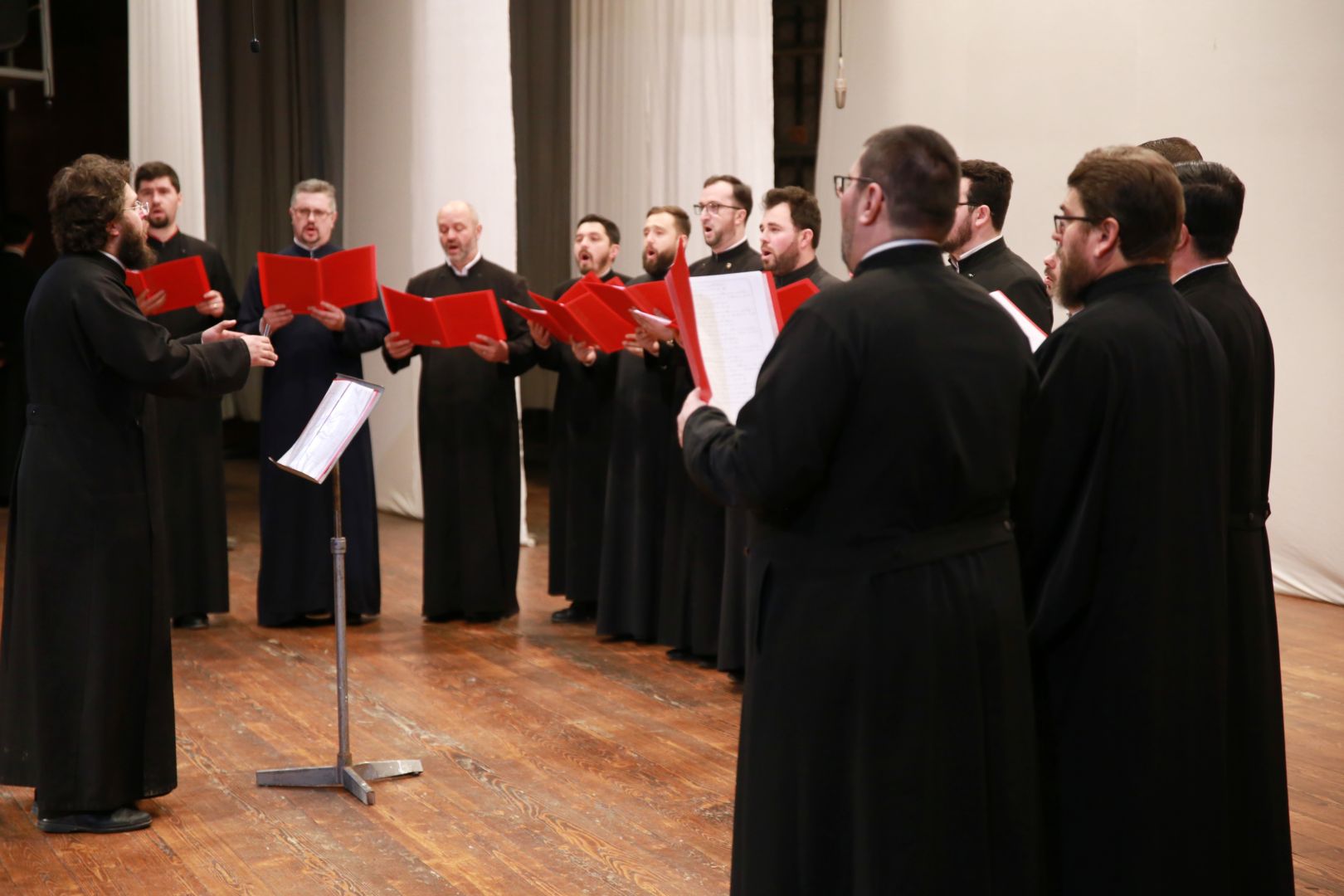 Părintele Mitropolit Teofan prezent la Concertul „Bucuria Nașterii Domnului” din Botoșani