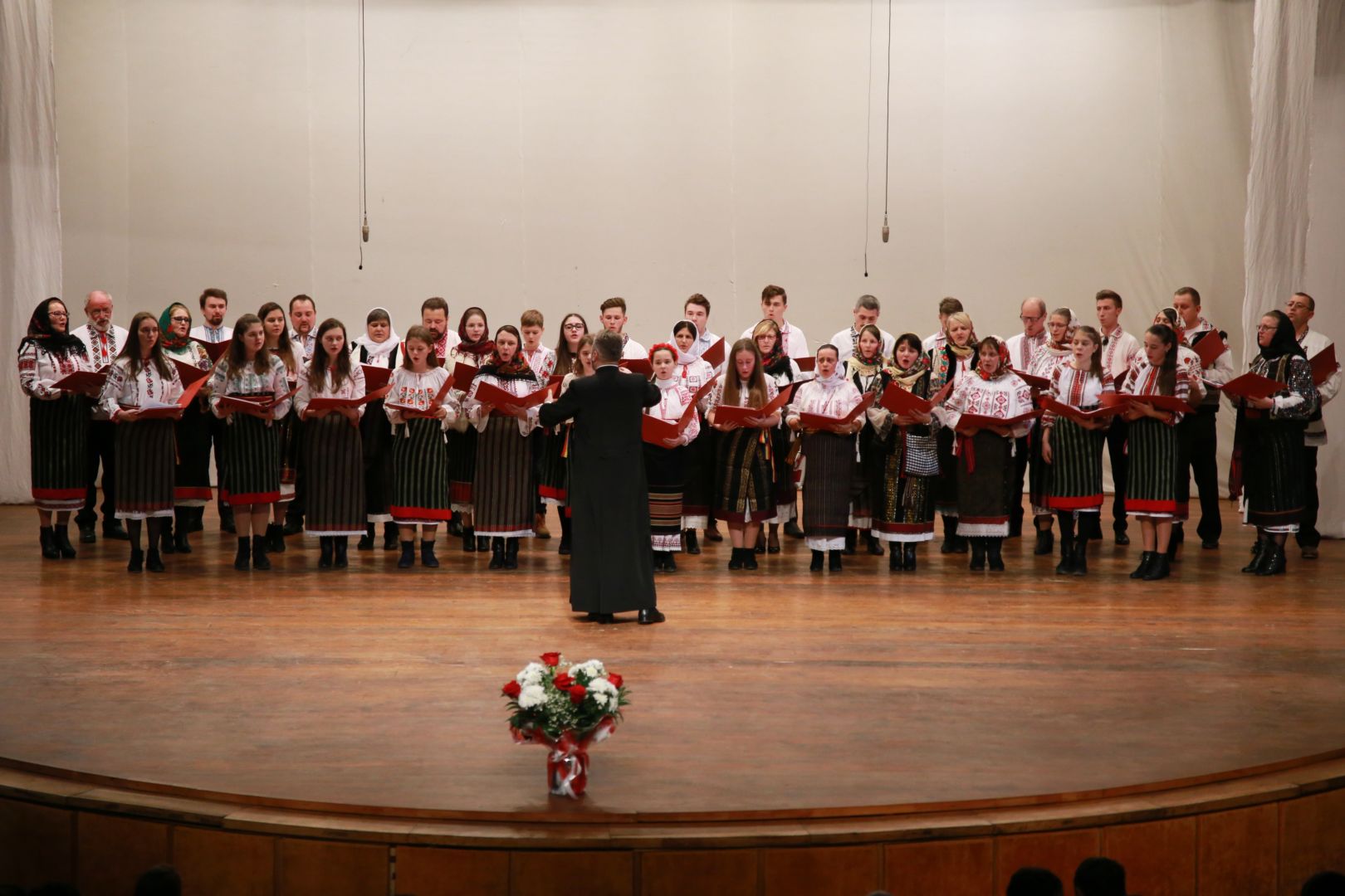 Părintele Mitropolit Teofan prezent la Concertul „Bucuria Nașterii Domnului” din Botoșani