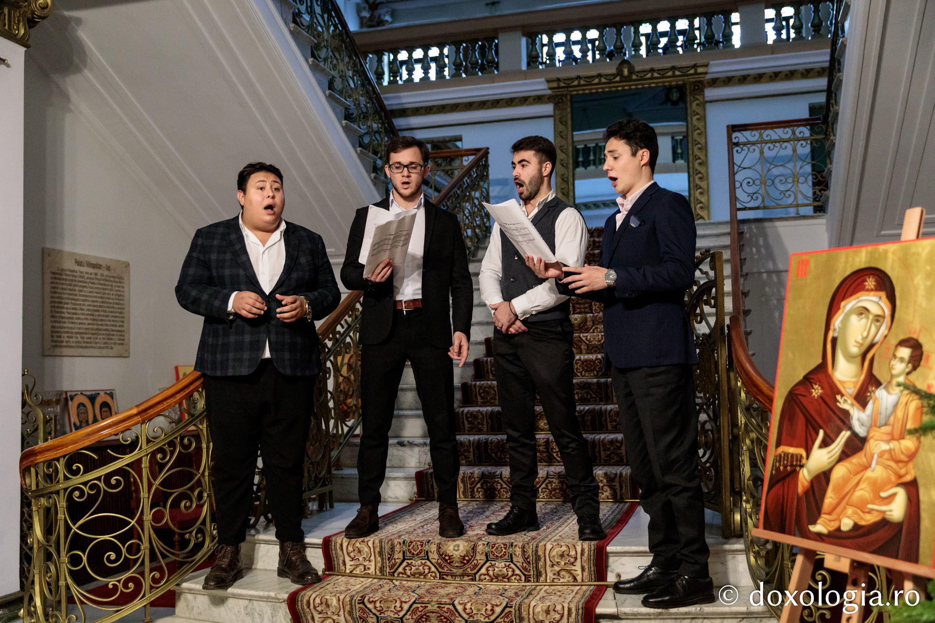 Corul Catedralei din Chișinău – Colindători la Reședința Mitropolitană 2019