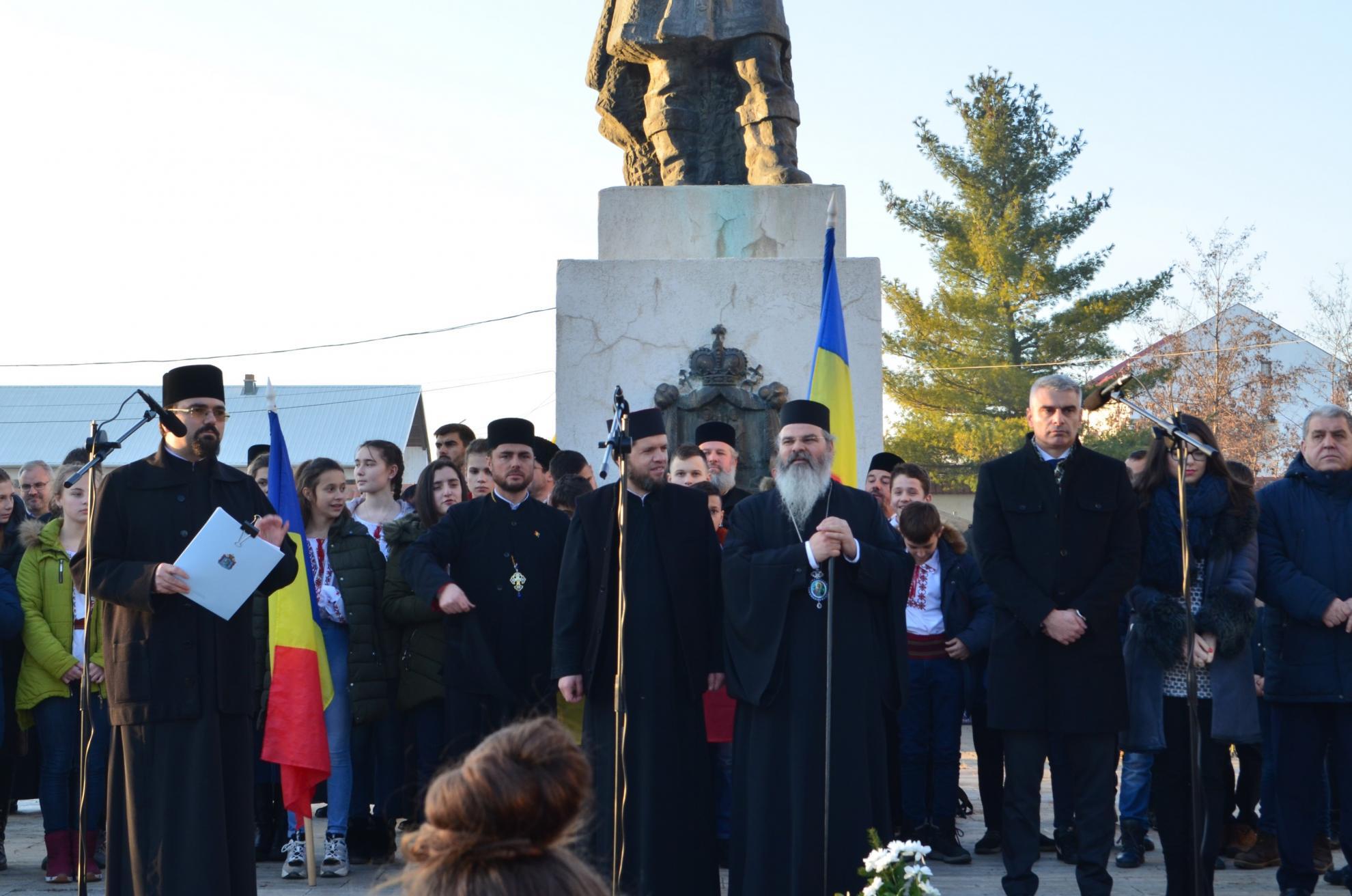 „Dar de Crăciun” – „Căldură pentru inimi curate” pentru copiii din Episcopia Hușilor