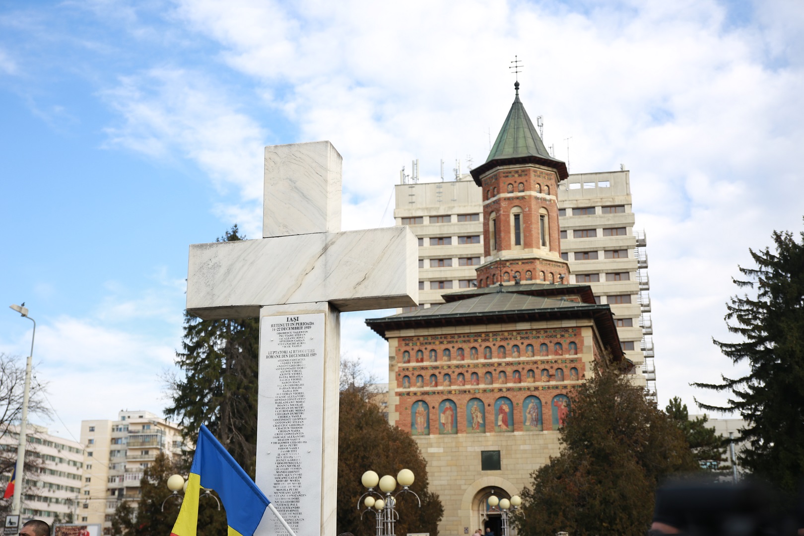 (Video) IPS Teofan: „Cerem iertare eroilor căzuți la revoluție pentru marea distanță între speranțele lor de atunci și ce s-a împlinit după 30 ani”