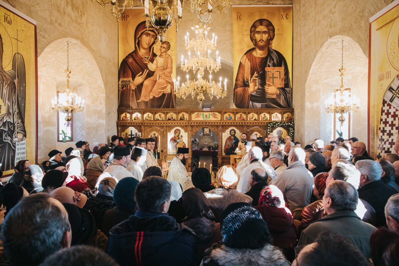 Sărbătoarea Sfântului Ierarh Nicolae - primul hram sărbătorit în biserica nouă de la Bălușești