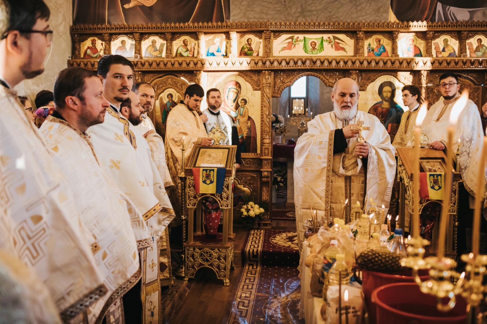 Sărbătoarea Sfântului Ierarh Nicolae - primul hram sărbătorit în biserica nouă de la Bălușești