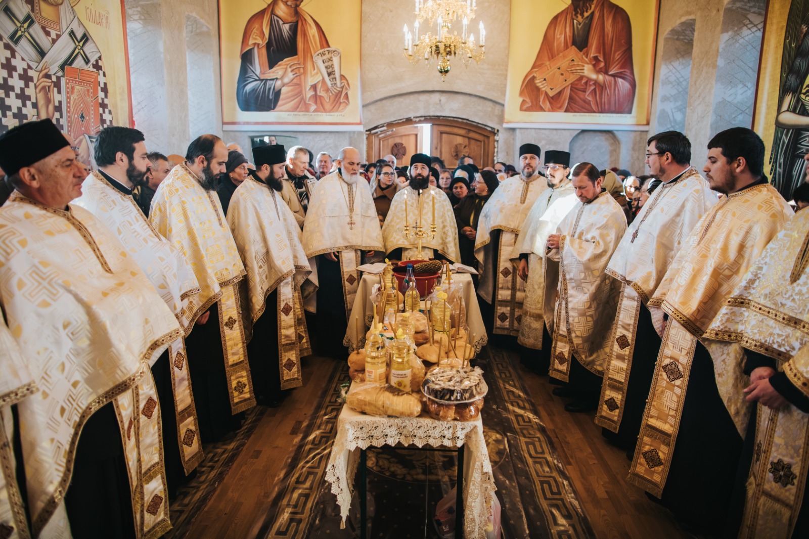 Sărbătoarea Sfântului Ierarh Nicolae - primul hram sărbătorit în biserica nouă de la Bălușești