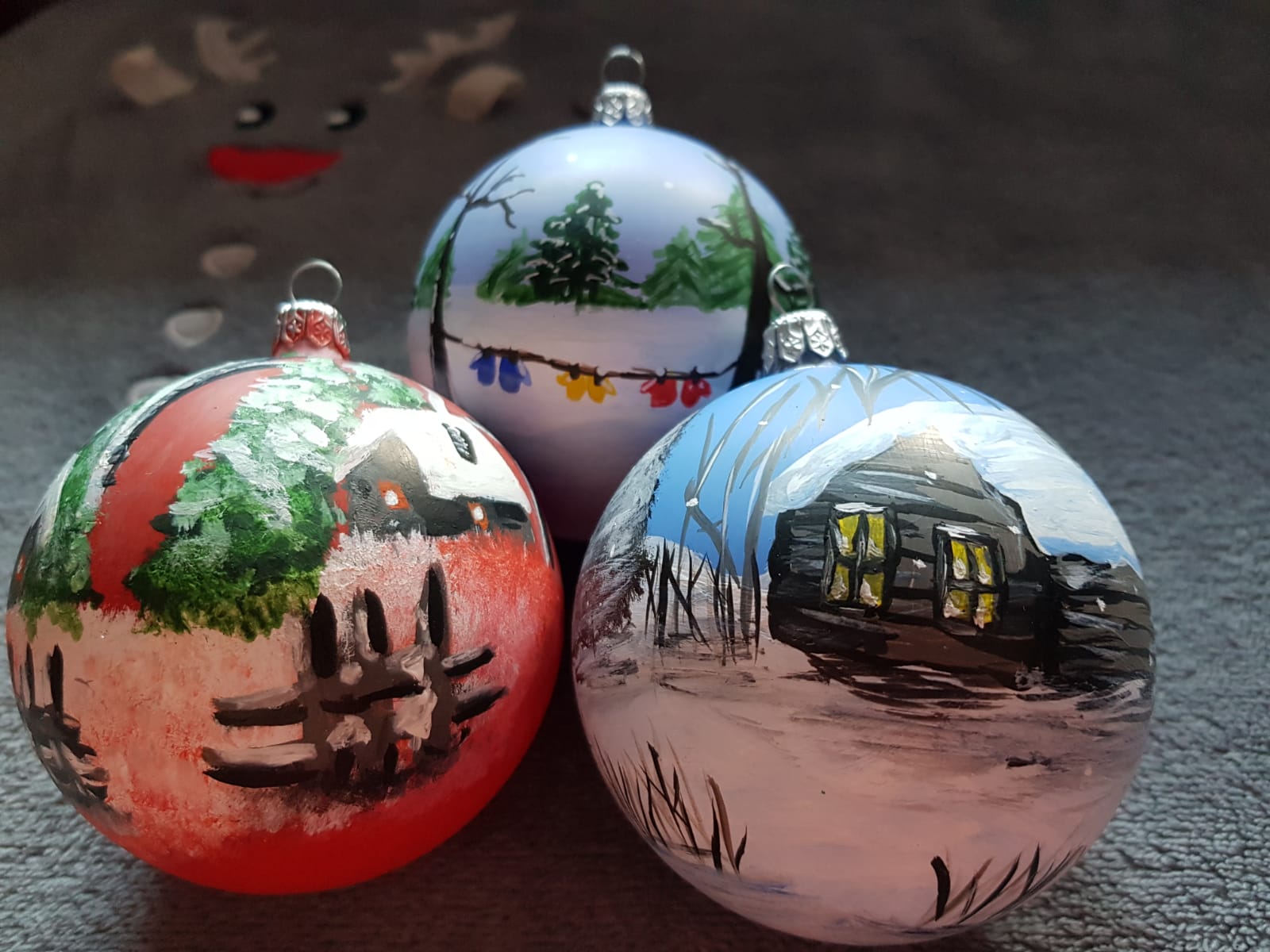 Elevele Liceului Teologic „Sfânta Parascheva” din Agapia susțin proiectul „Cutia cu papucei”