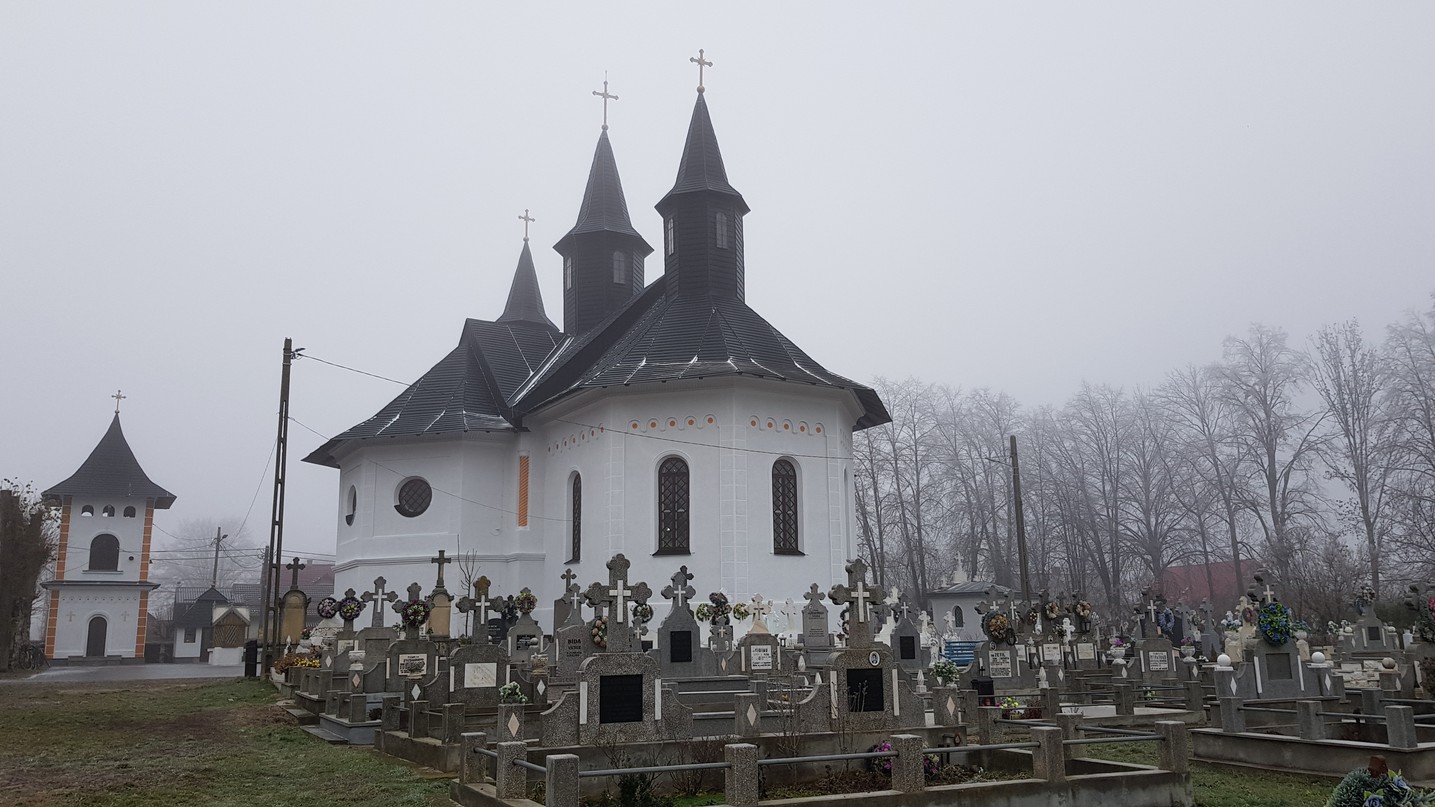 Credincioșii din Frătăuții Vechi au participat la Sfânta Liturghie arhierească