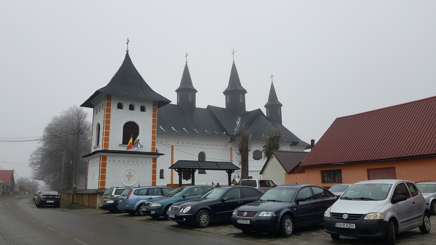 Credincioșii din Frătăuții Vechi au participat la Sfânta Liturghie arhierească