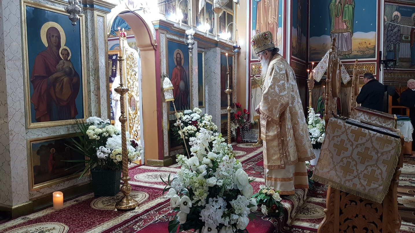 Credincioșii din Frătăuții Vechi au participat la Sfânta Liturghie arhierească