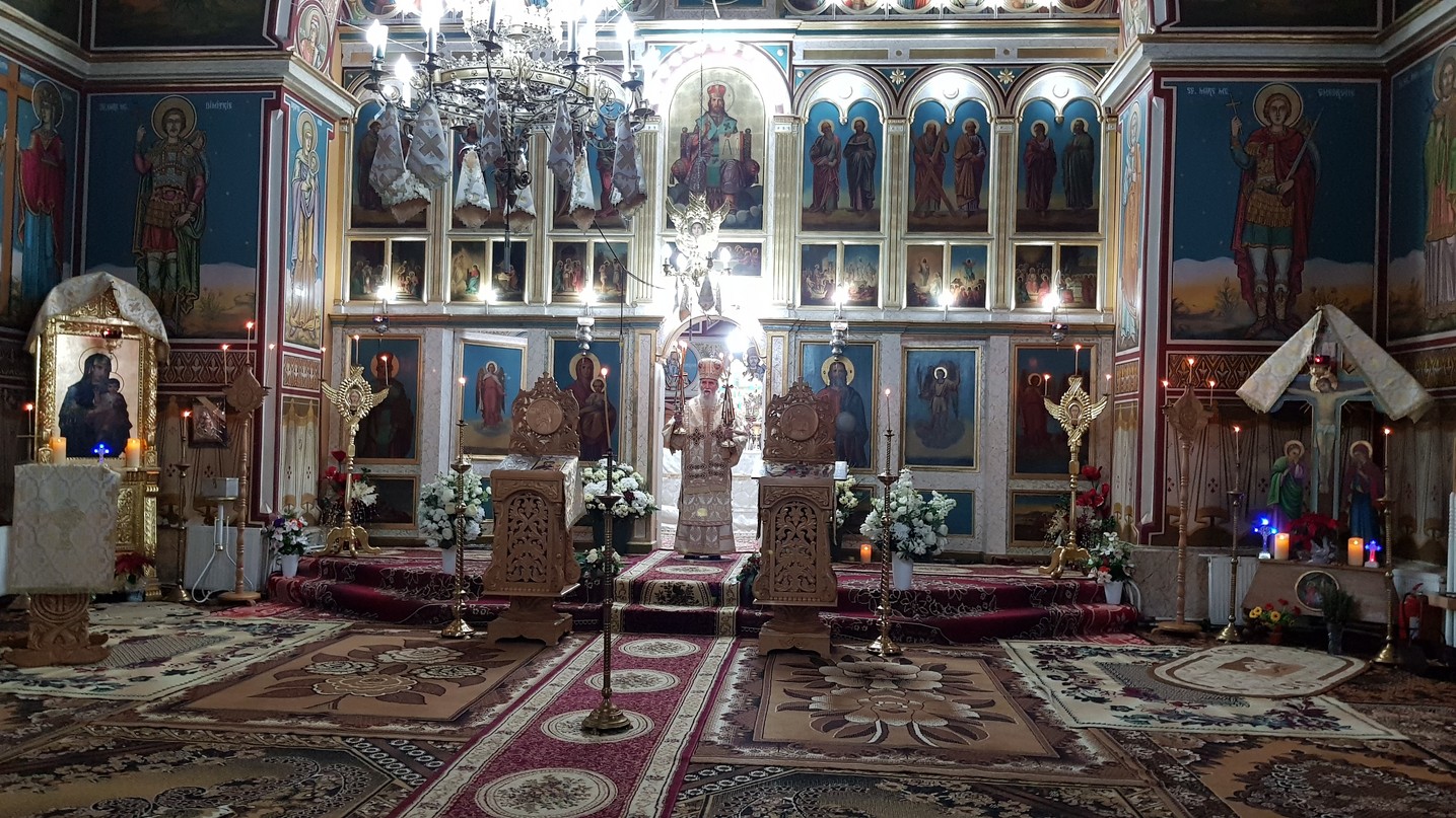 Credincioșii din Frătăuții Vechi au participat la Sfânta Liturghie arhierească