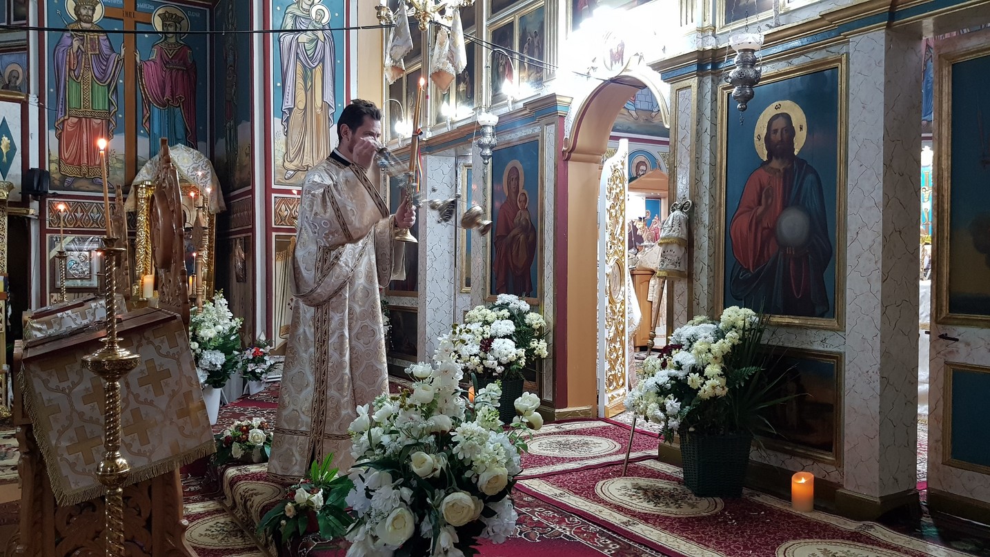 Credincioșii din Frătăuții Vechi au participat la Sfânta Liturghie arhierească