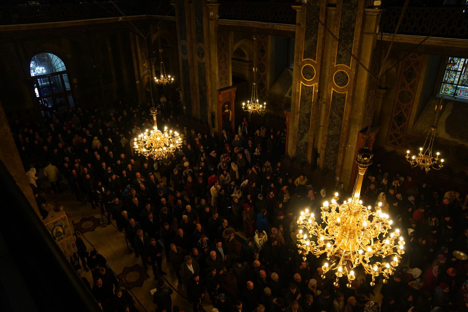 Praznicul Nașterii Domnului la Catedrala Mitropolitană – IPS Teofan: „Taina Betleemului nu este altceva decât iubirea lui Dumnezeu”