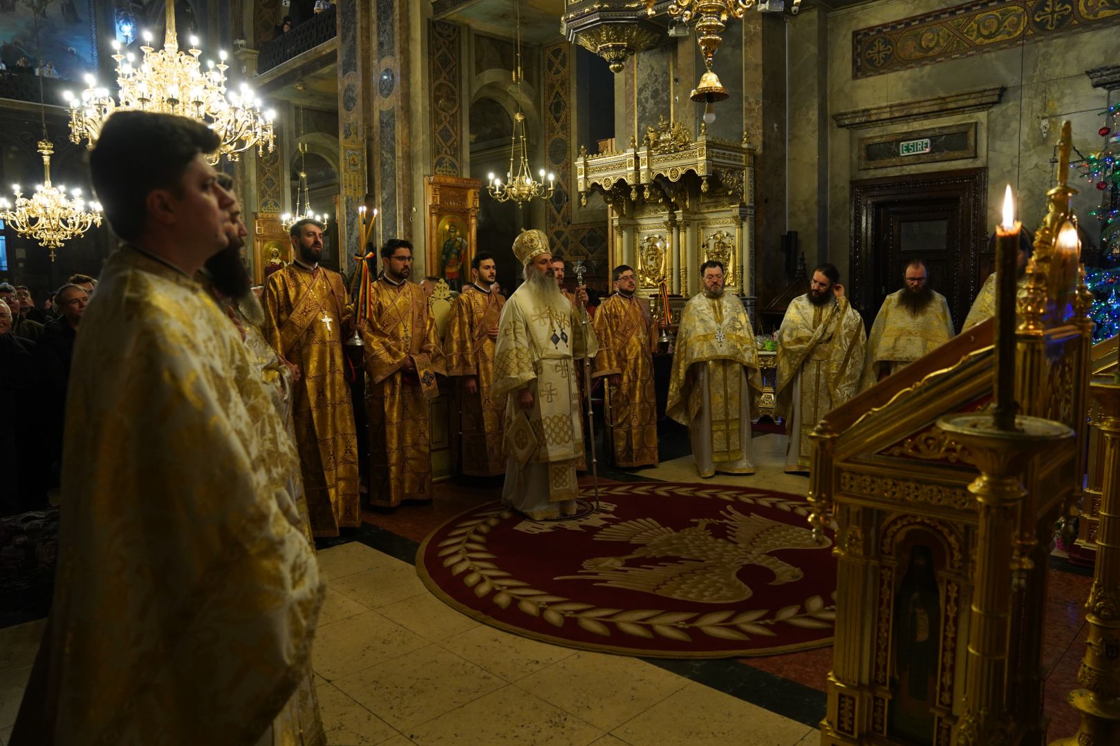 Praznicul Nașterii Domnului la Catedrala Mitropolitană – IPS Teofan: „Taina Betleemului nu este altceva decât iubirea lui Dumnezeu”