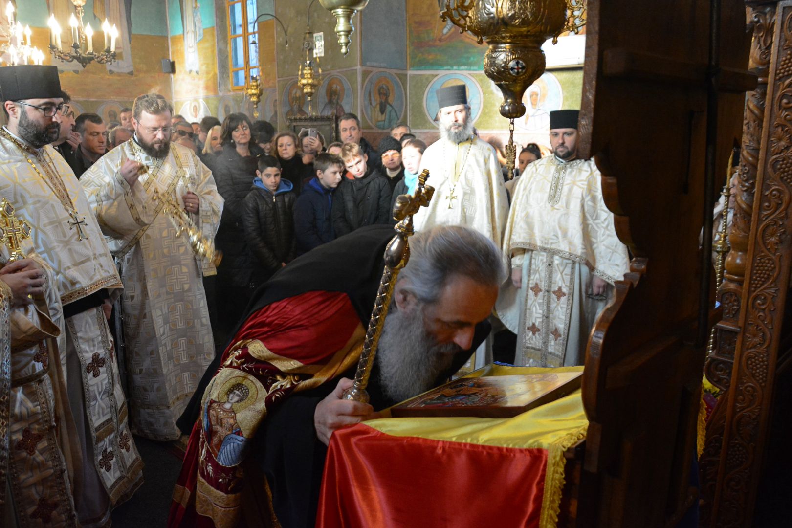 Slujire arhierească la Parohia Bădeni – Iași