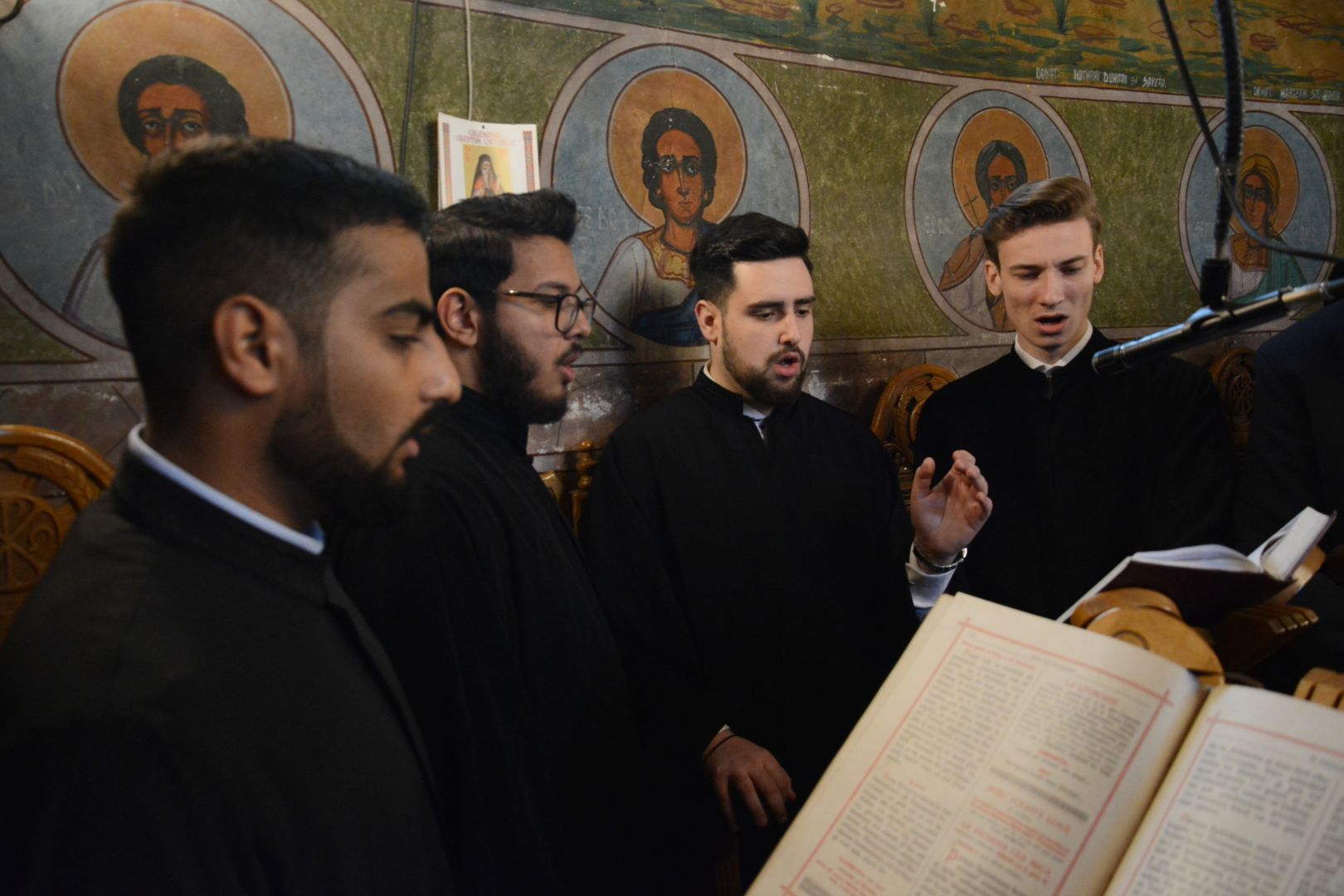 Slujire arhierească la Parohia Bădeni – Iași