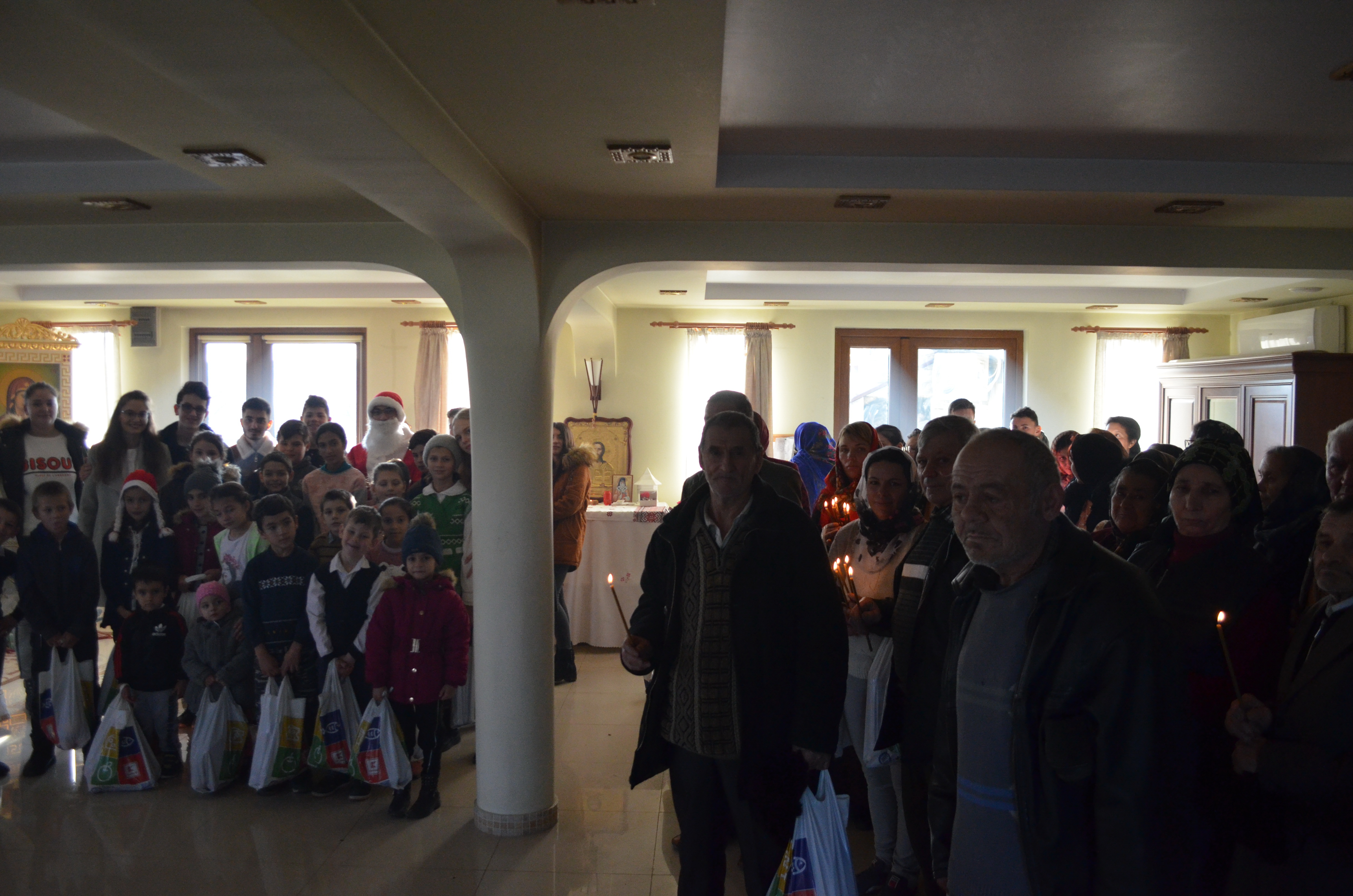 Viitorii învăţători ieşeni şi-au asumat lecţia iubirii aproapelui