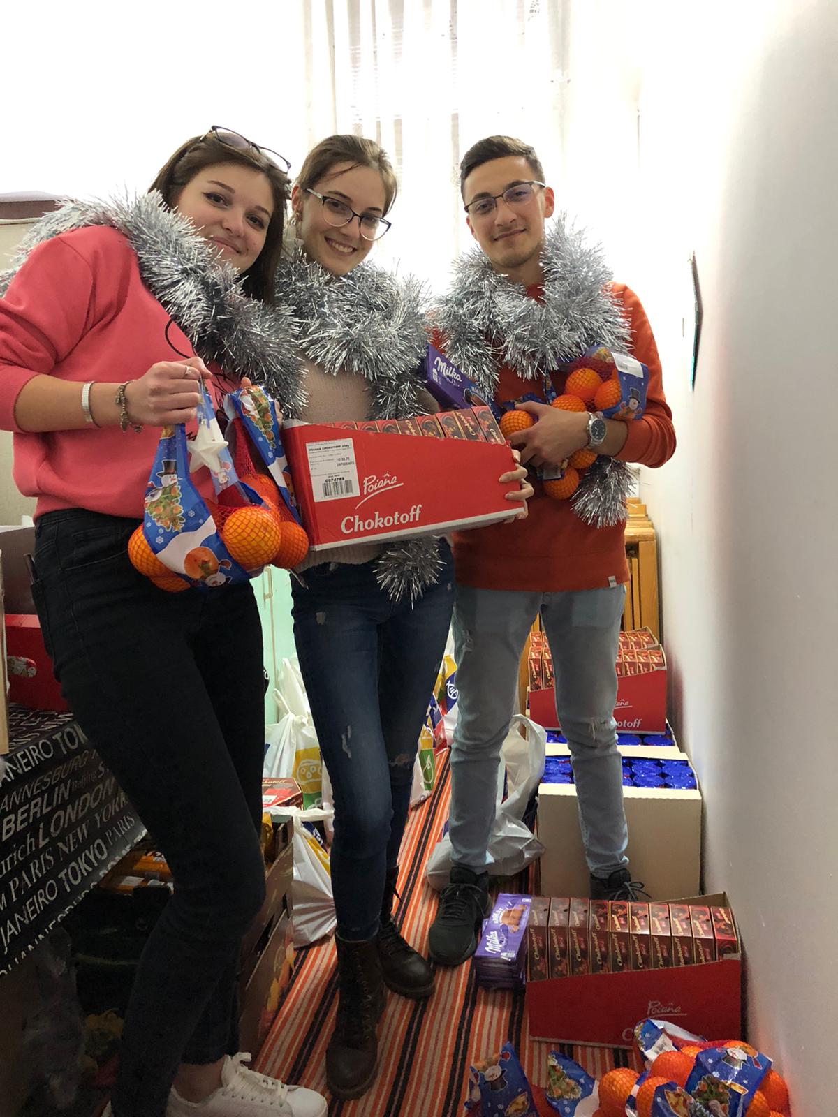 Viitorii învăţători ieşeni şi-au asumat lecţia iubirii aproapelui