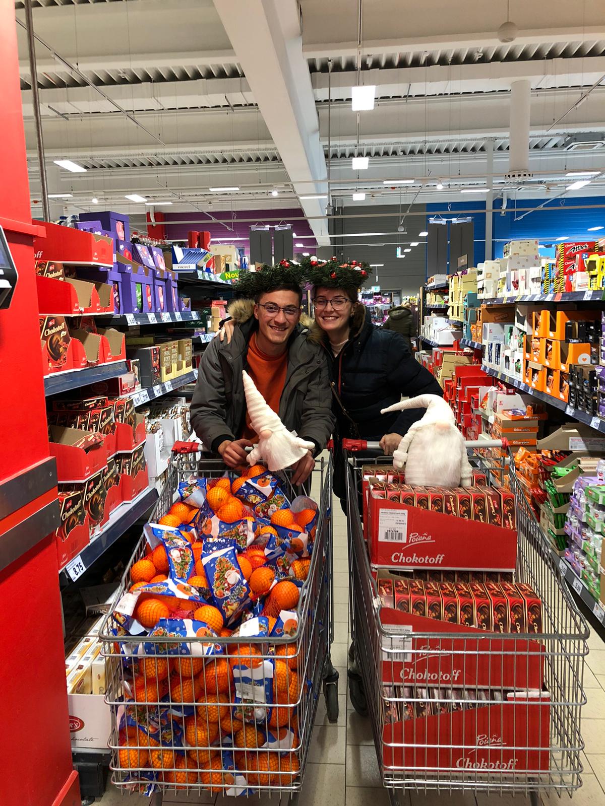 Viitorii învăţători ieşeni şi-au asumat lecţia iubirii aproapelui