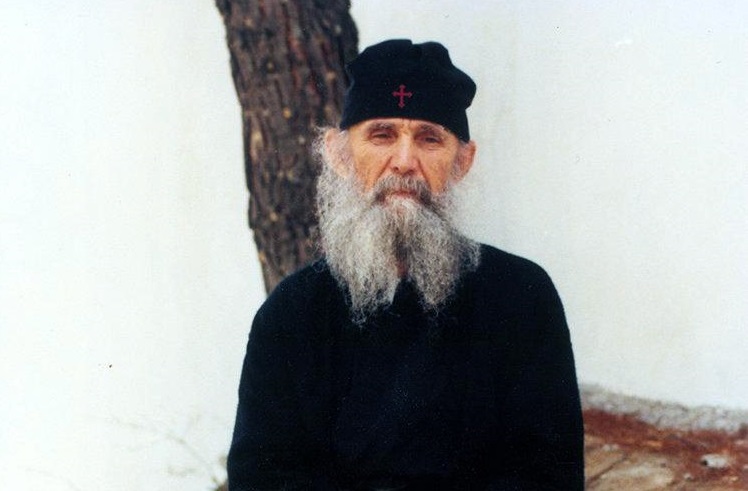 Părintele Efrem Filotheitul a trecut la Domnul