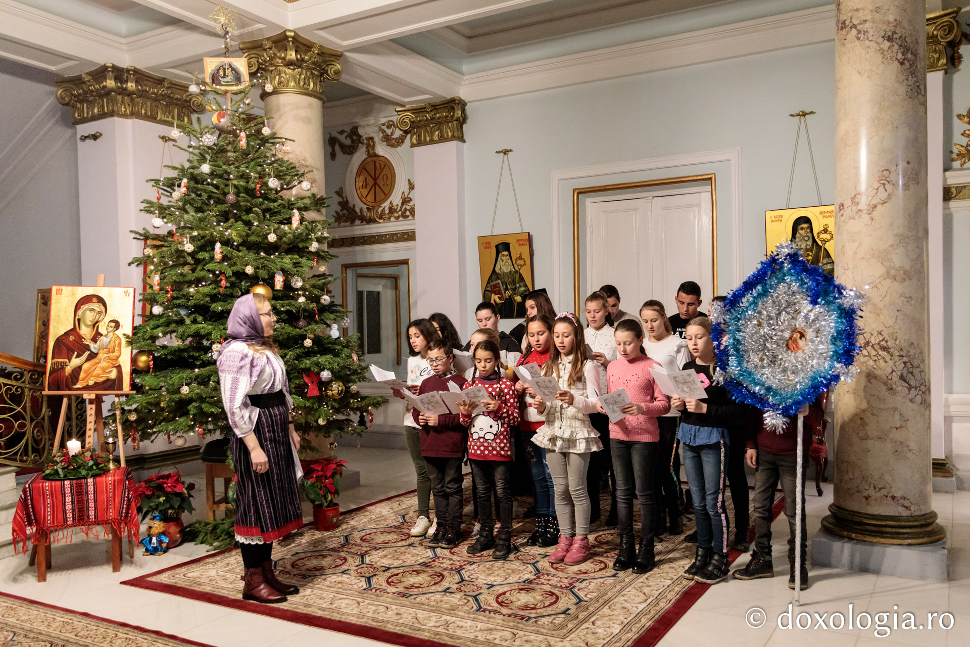 Parohia Satul Nou-Șcheia – Colindători la Reședința Mitropolitană 2019