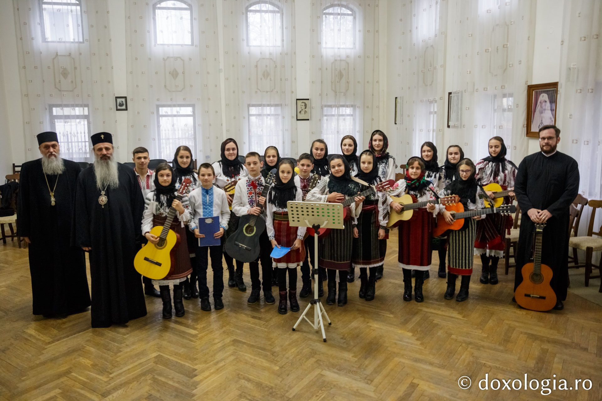Parohia Joldești – Colindători la Reședința Mitropolitană 2019
