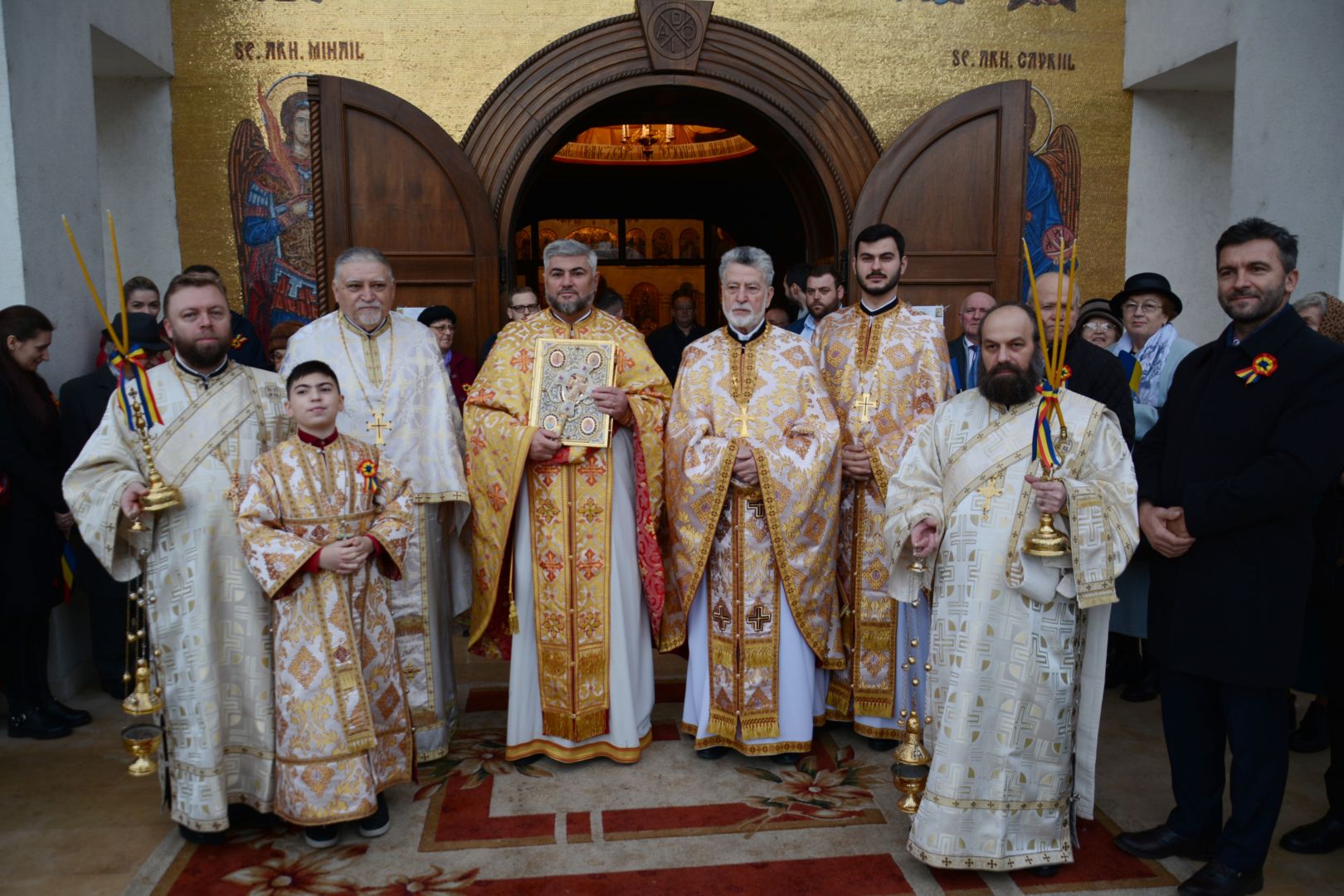 Slujbă arhierească și sfințire de cruce la Biserica studenților din „Tudor Vladimirescu”