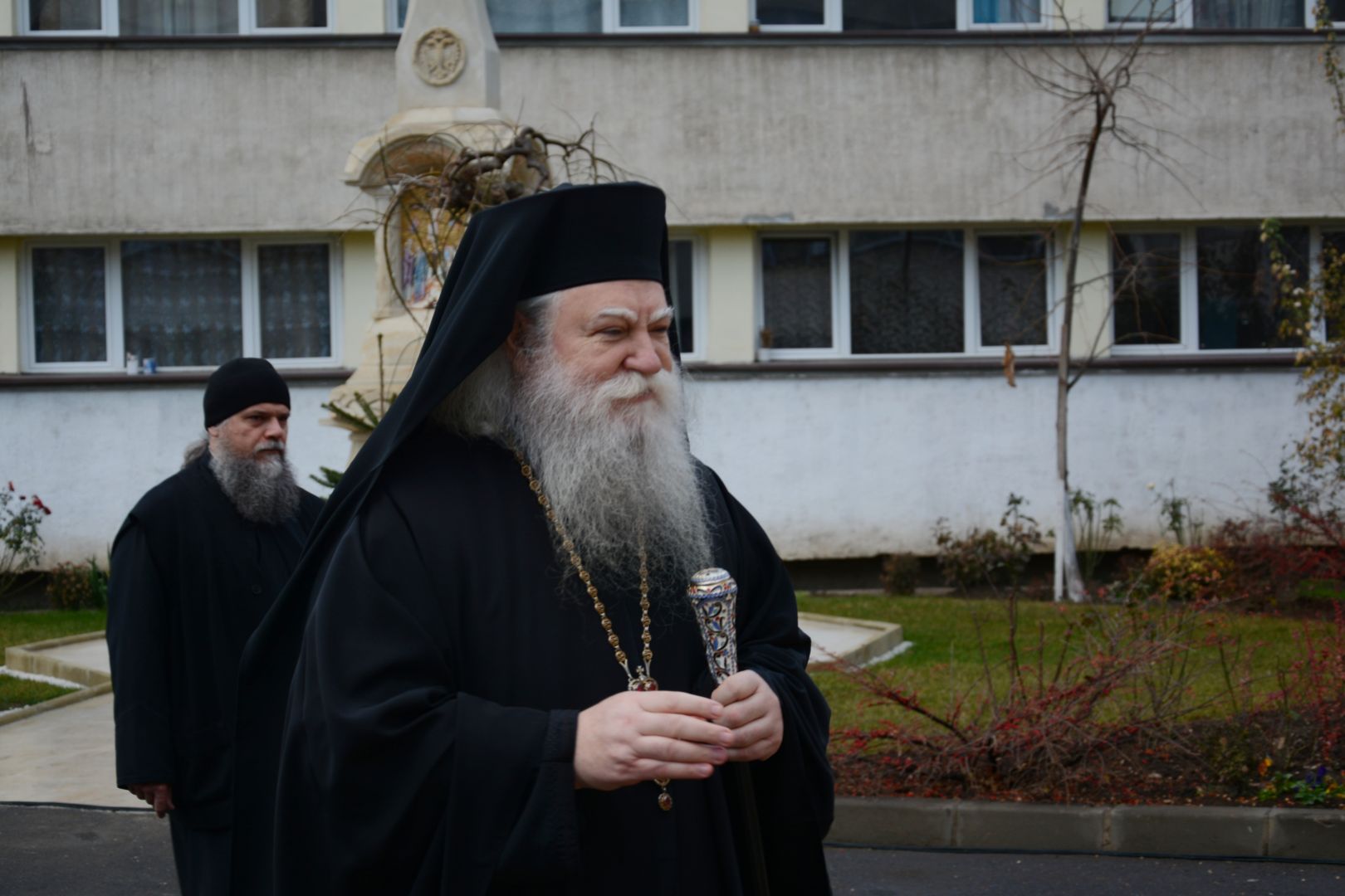 Slujbă arhierească și sfințire de cruce la Biserica studenților din „Tudor Vladimirescu”