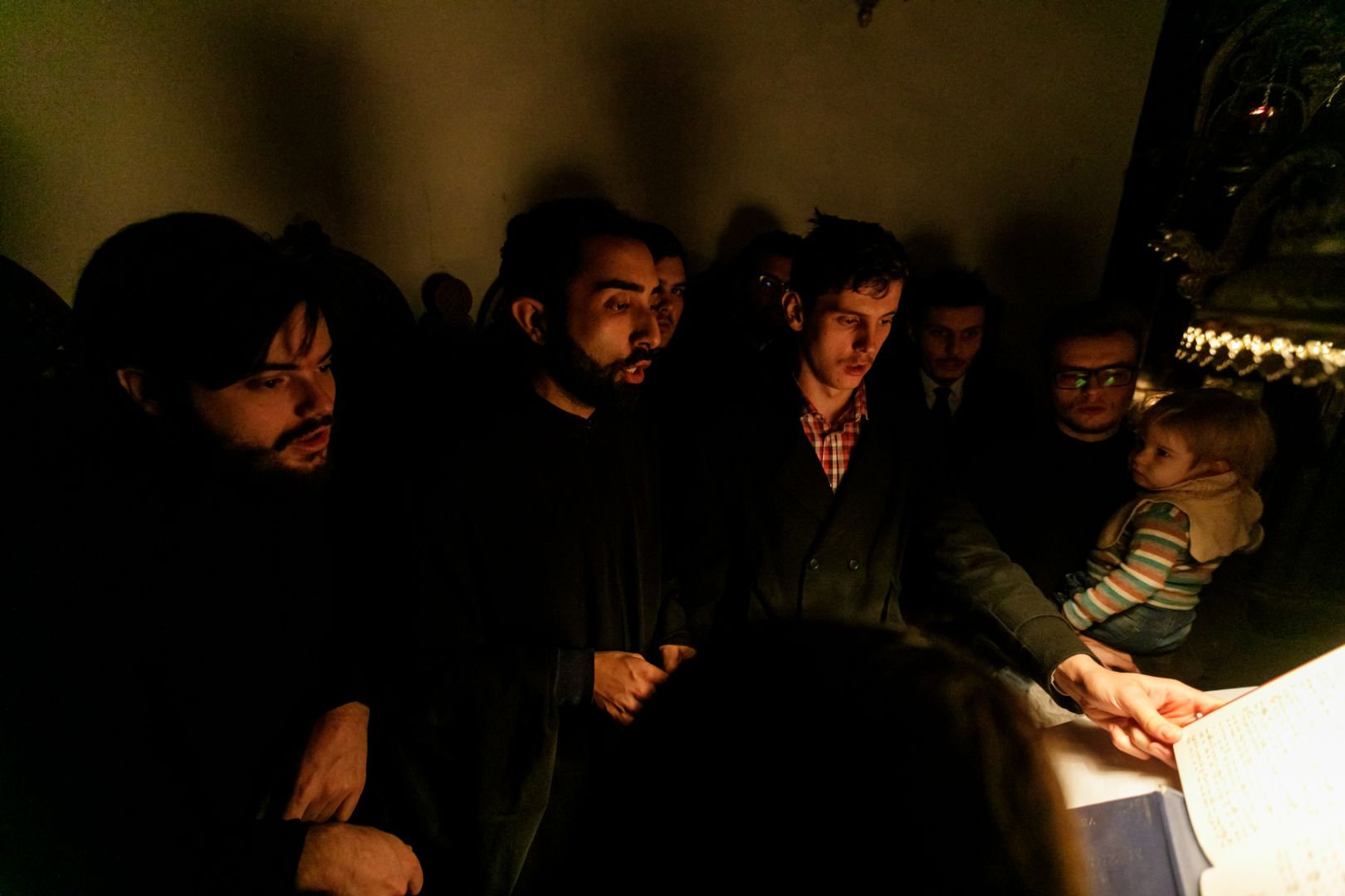 foto: pr. Silviu Cluci Priveghere în cinstea Sfântului Porfirie Kavsokalivitul la Biserica „Metocul Maicilor” din Iași