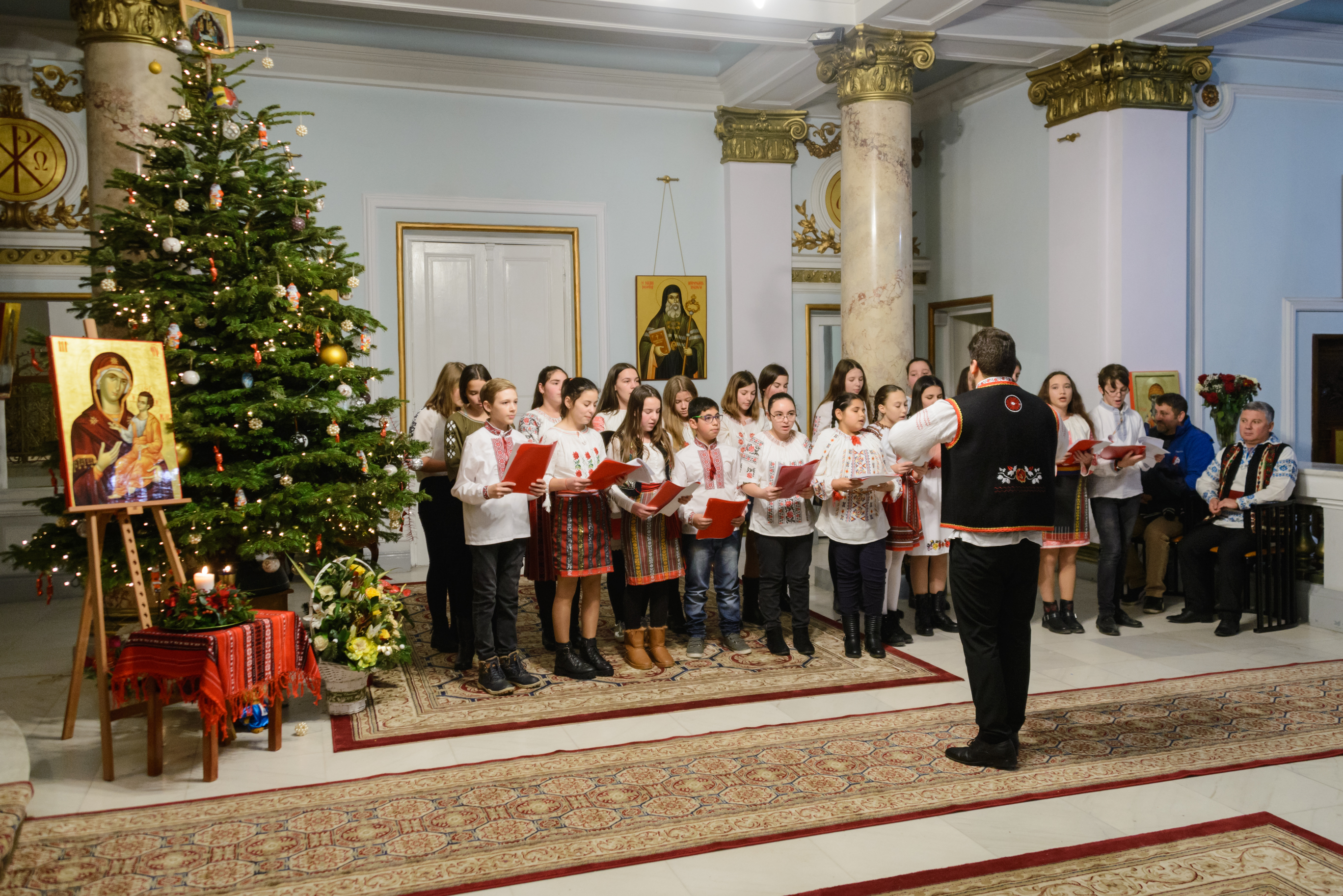 Şcoala Gimnazială Coştiuleni – Colindători la Reședința Mitropolitană 2019