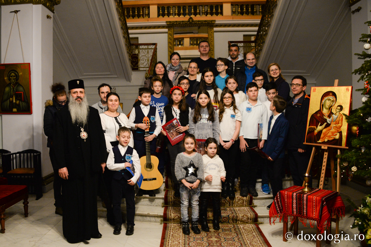 Școala „Titu Maiorescu”, clasa a V-a – Colindători la Reședința Mitropolitană 2019