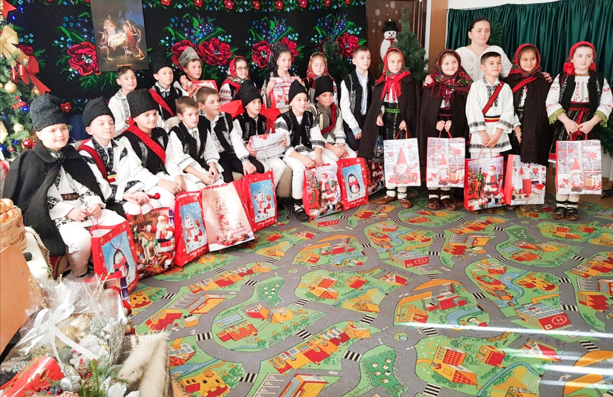 Crăciunul serbat ca odinioară de elevii claselor primare de la Liceul Tehnologic „Ion Nistor” - Vicovu de Sus