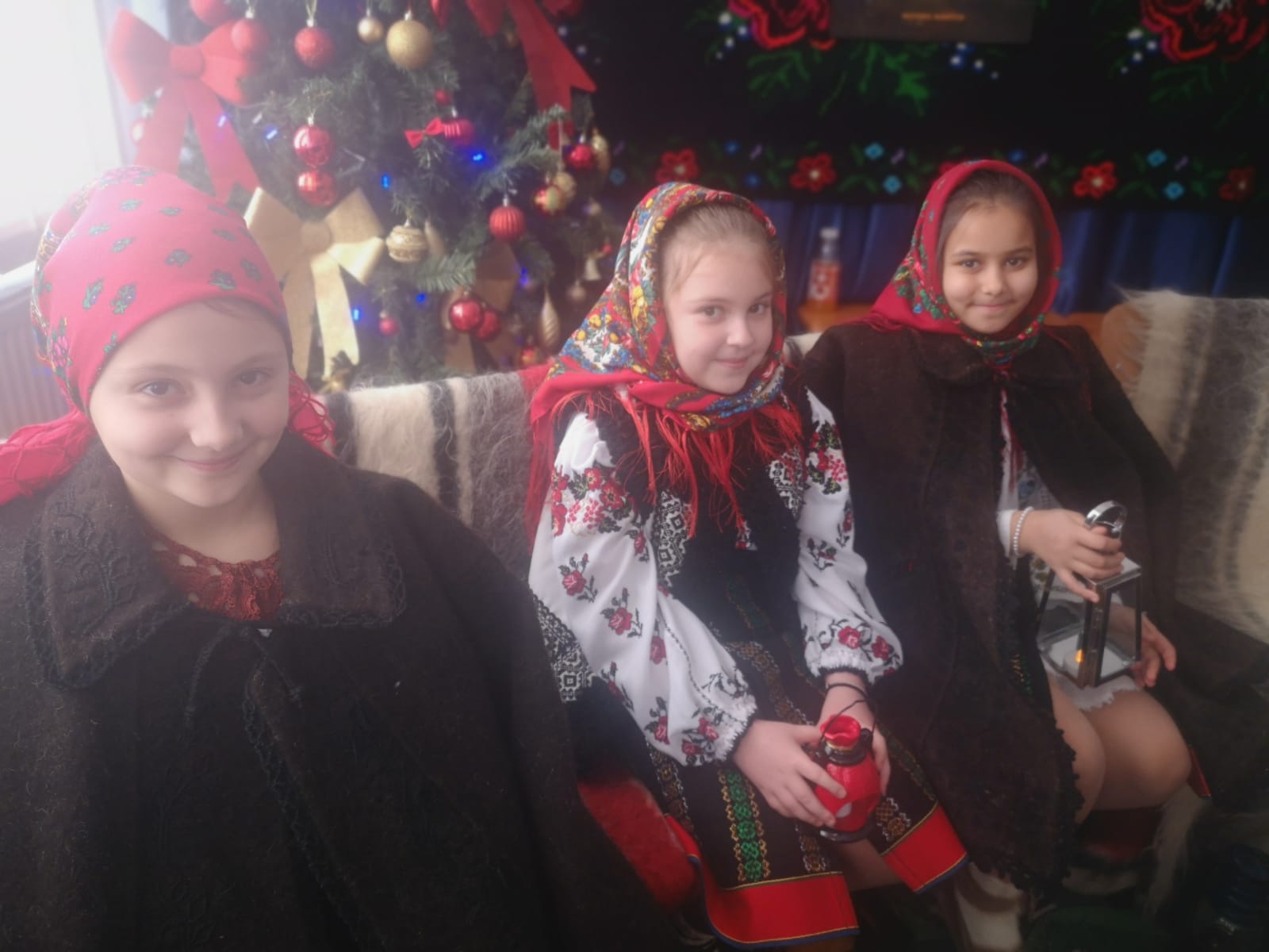 Crăciunul serbat ca odinioară de elevii claselor primare de la Liceul Tehnologic „Ion Nistor” - Vicovu de Sus