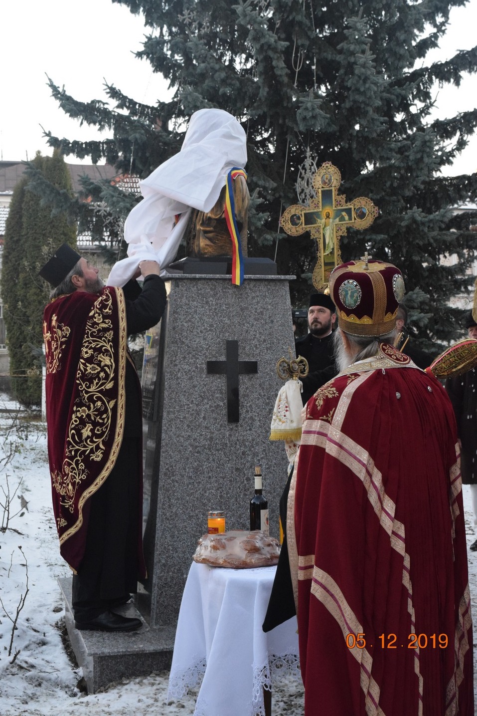 Două slujiri arhierești și manifestări culturale deosebite, la hramul Bisericii „Sfântul Ierarh Nicolae” din Câmpulung Moldovenesc