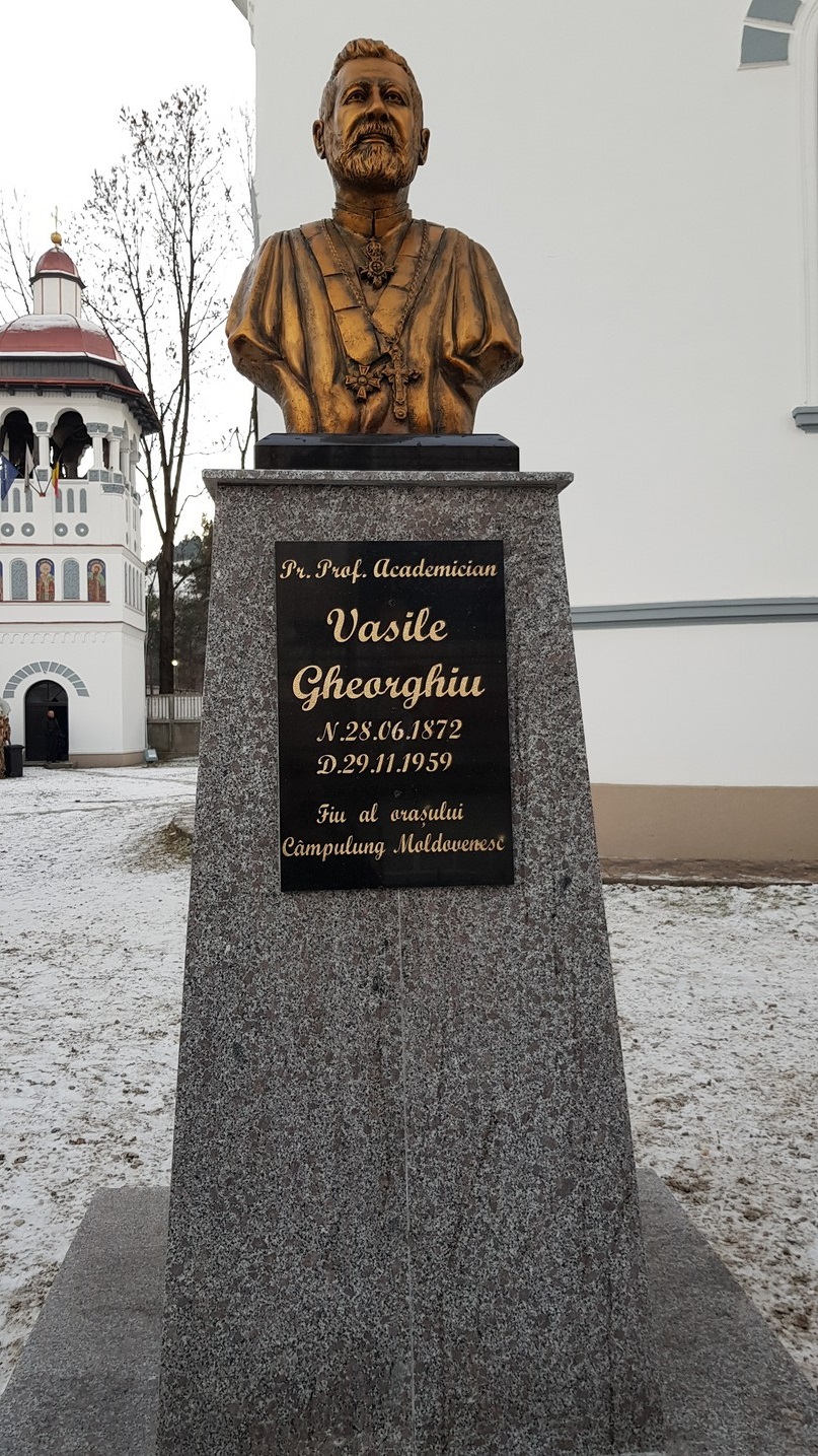 Două slujiri arhierești și manifestări culturale deosebite, la hramul Bisericii „Sfântul Ierarh Nicolae” din Câmpulung Moldovenesc