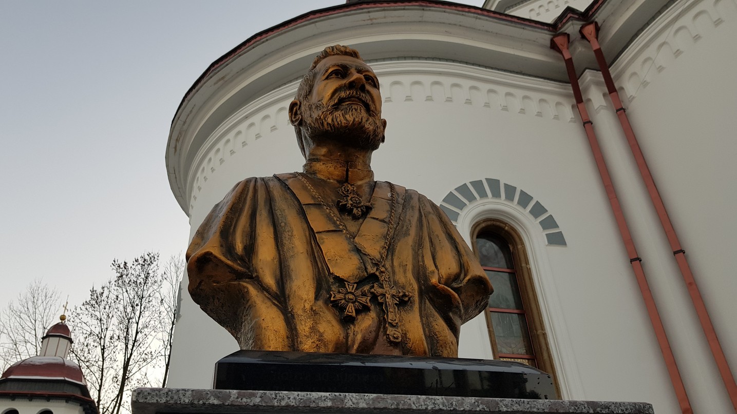 Două slujiri arhierești și manifestări culturale deosebite, la hramul Bisericii „Sfântul Ierarh Nicolae” din Câmpulung Moldovenesc