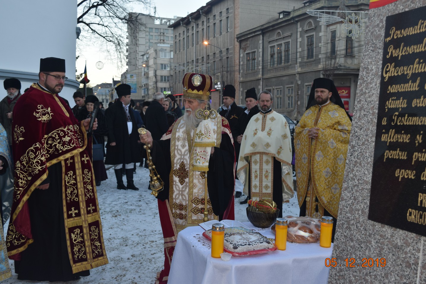 Două slujiri arhierești și manifestări culturale deosebite, la hramul Bisericii „Sfântul Ierarh Nicolae” din Câmpulung Moldovenesc